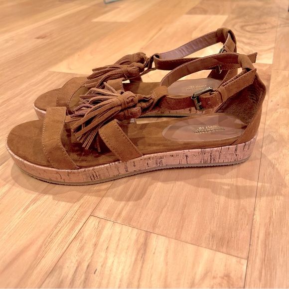 Mossimo Fringe Tassel Suede Look Sandals NEW - Picture 4 of 7